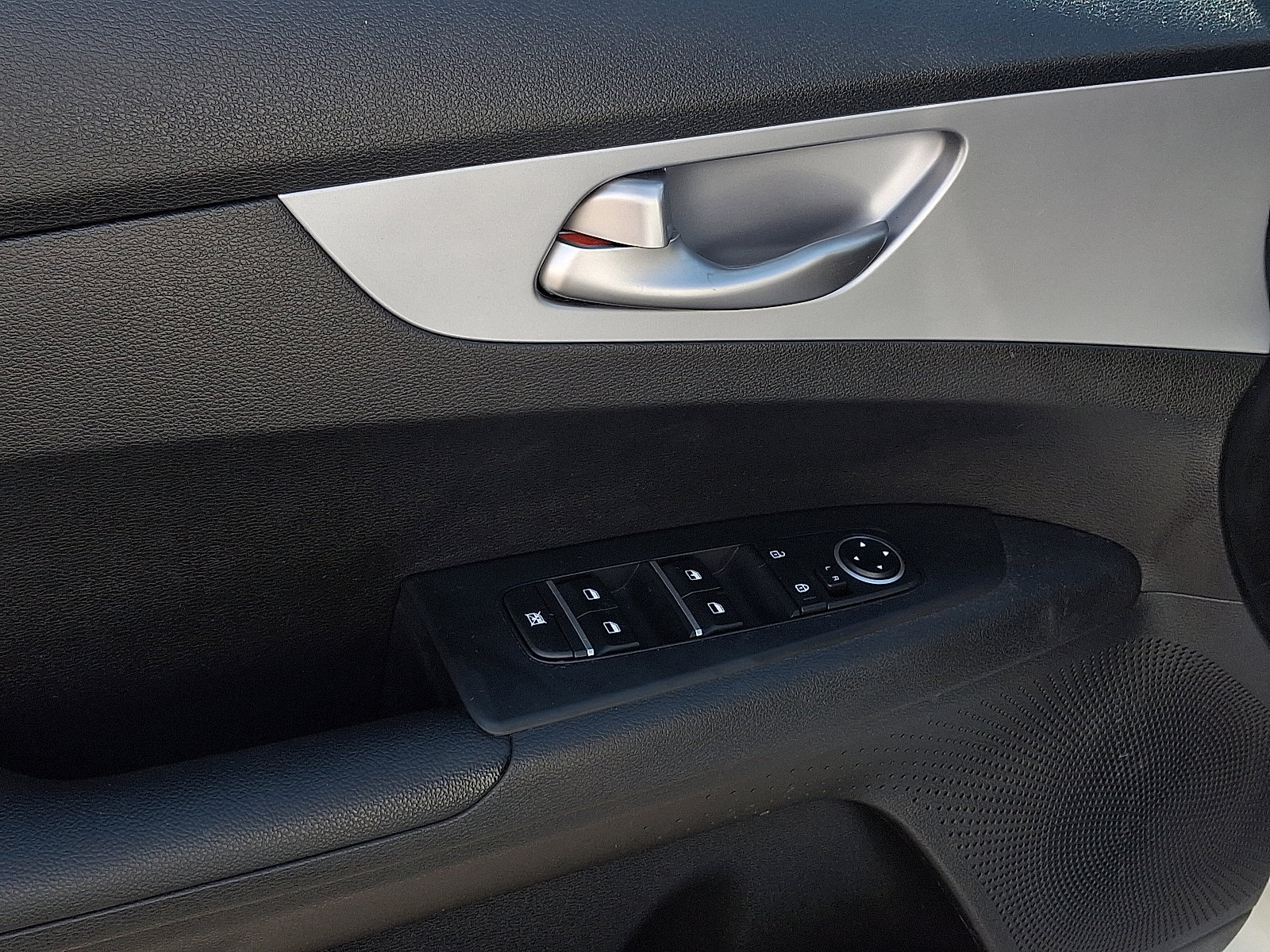 Certified 2023 Kia Forte LXS image 12