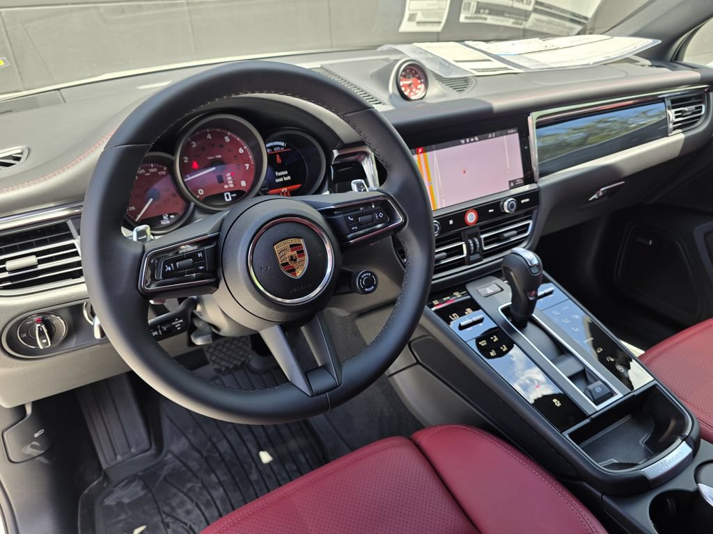 New 2026 Porsche Macan AWD/4WD image 4