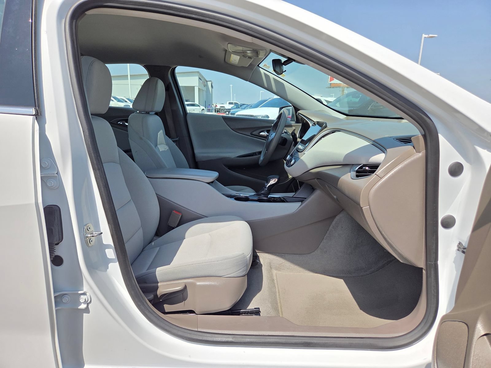 Used 2024 Chevrolet Malibu LT FWD image 19