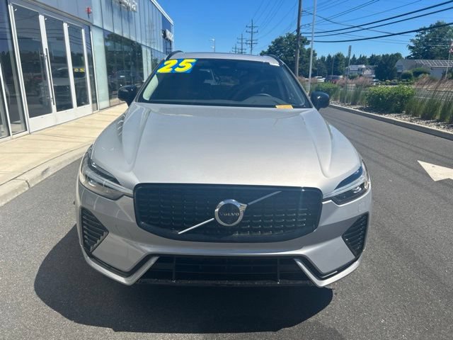 Certified 2025 Volvo XC60 B5 Plus AWD/4WD image 7