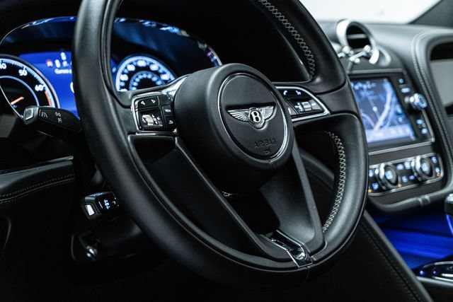 Used 2018 Bentley Bentayga Onyx Edition AWD/4WD image 24