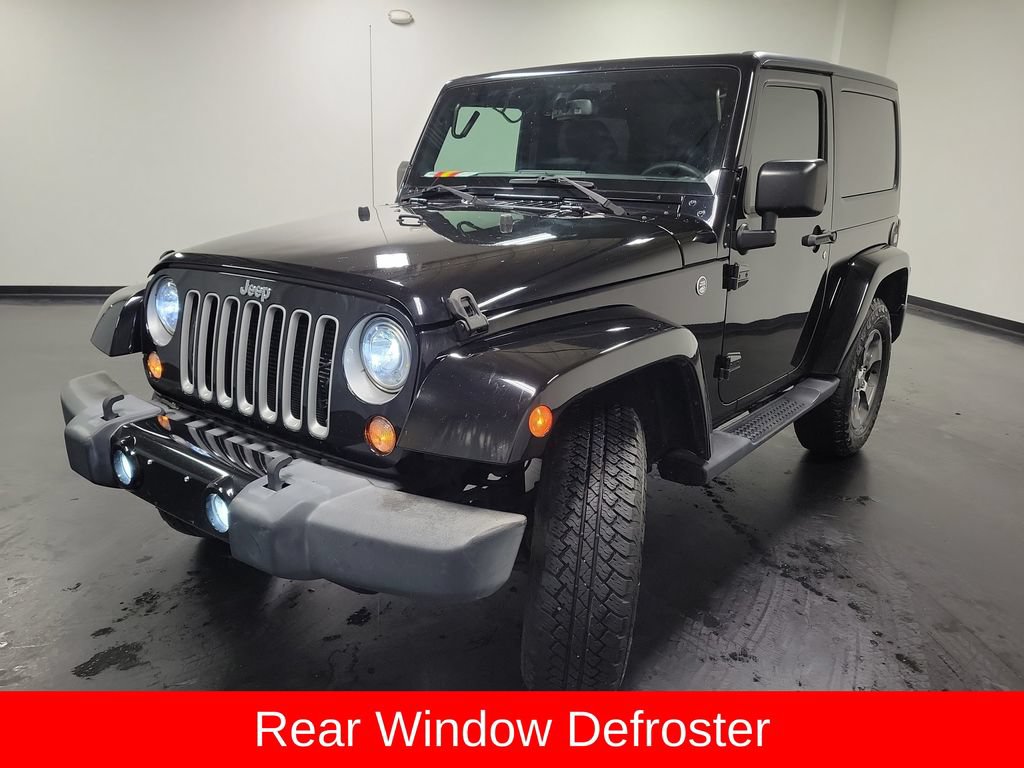 Used 2017 Jeep Wrangler Sahara w/ Connectivity Group AWD/4WD image 5