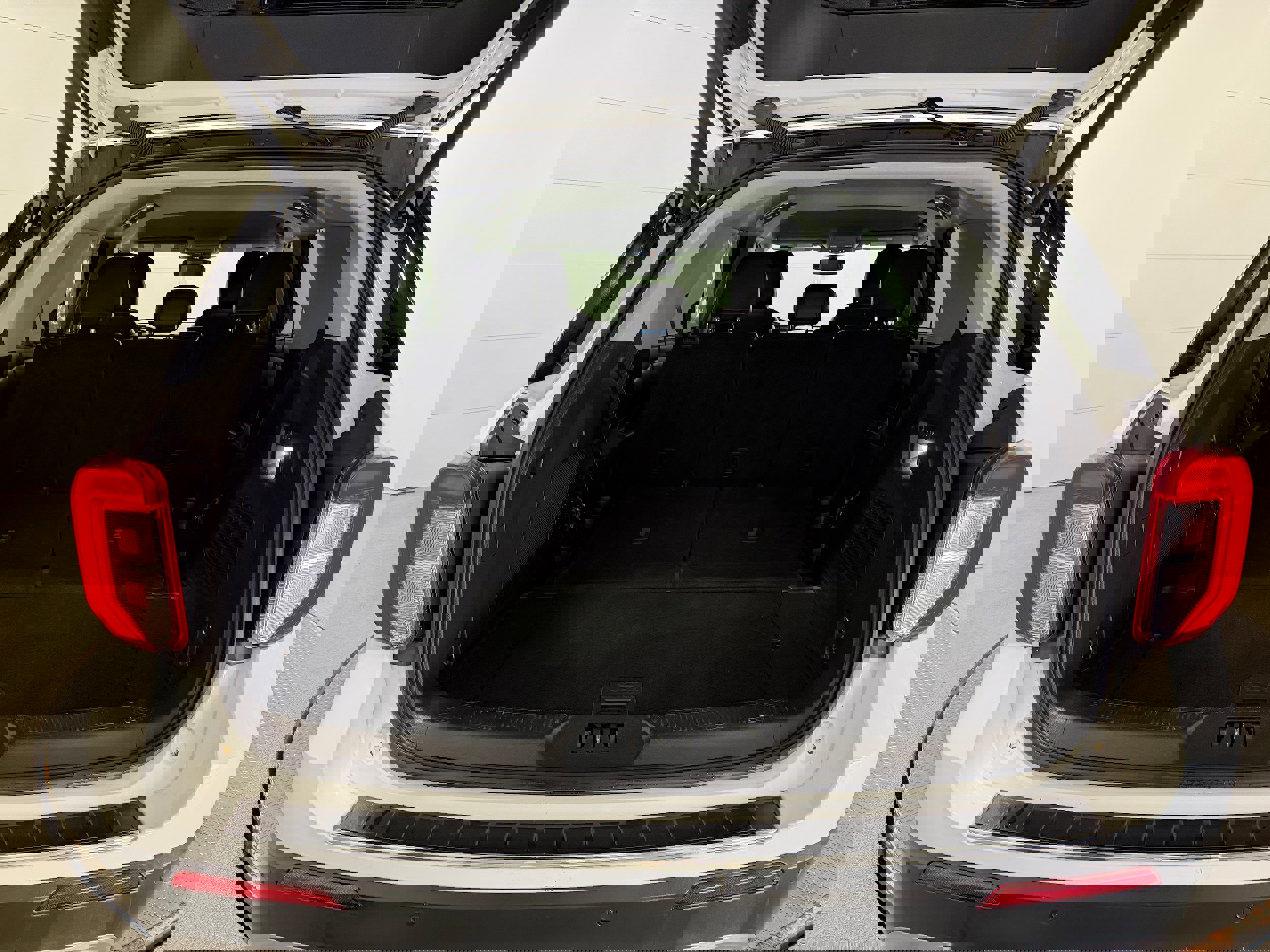 Used 2021 Ford Explorer Limited w/ Equipment Group 301A image 33