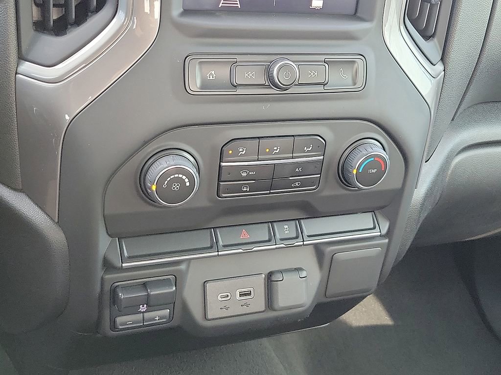 Used 2023 Chevrolet Silverado 2500 Custom w/ Gooseneck/5TH Wheel Package AWD/4WD image 17