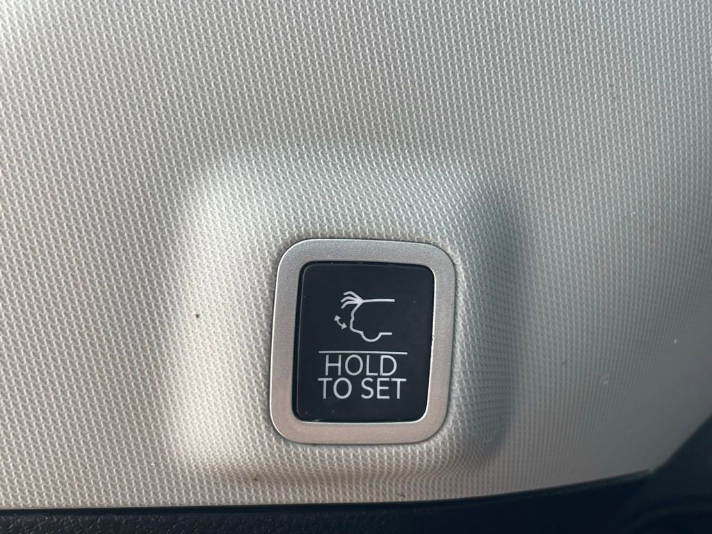 Used 2023 Jeep Grand Cherokee Limited image 19