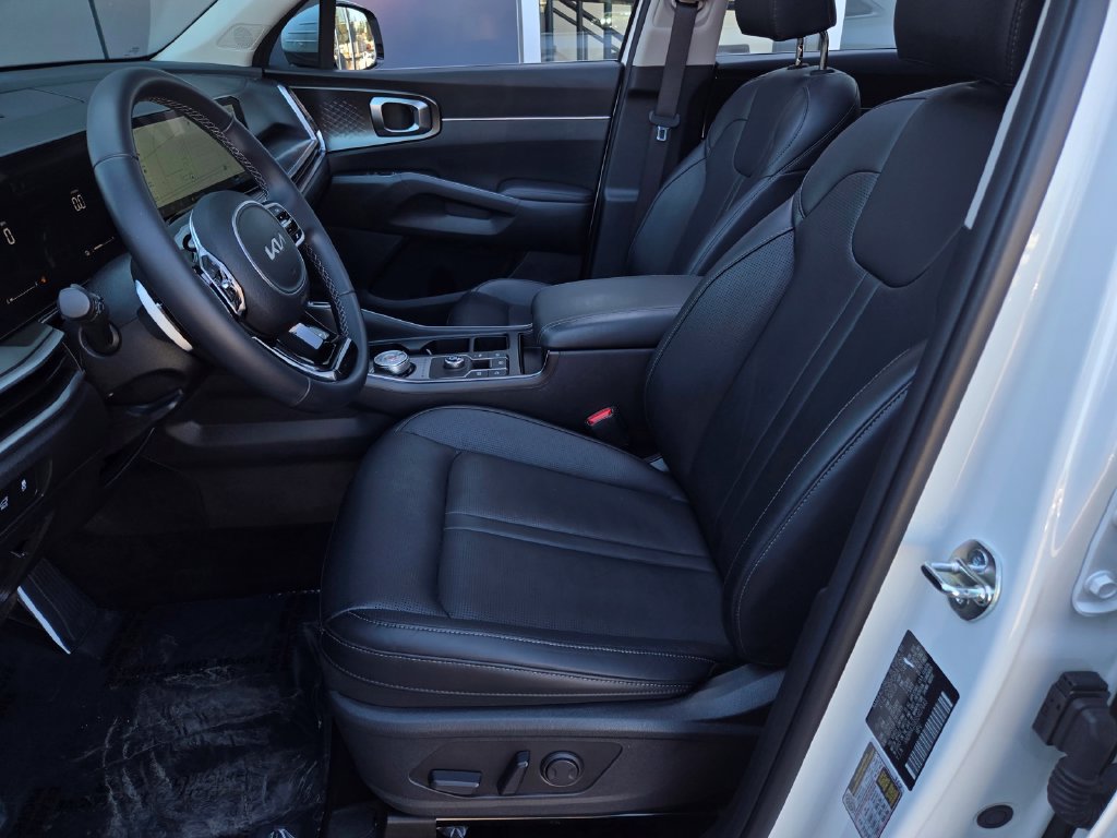Used 2025 Kia Sorento EX w/ EX Panoramic Sunroof Package FWD image 19