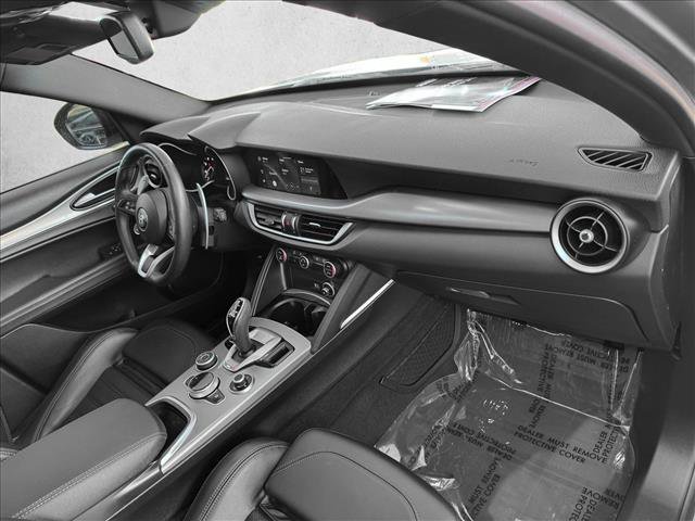 Used 2021 Alfa Romeo Stelvio Ti Sport image 21