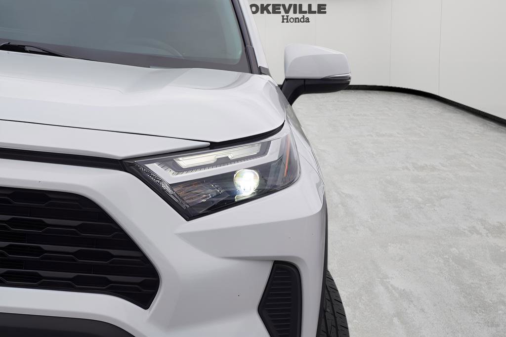 Used 2024 Toyota RAV4 LE image 5
