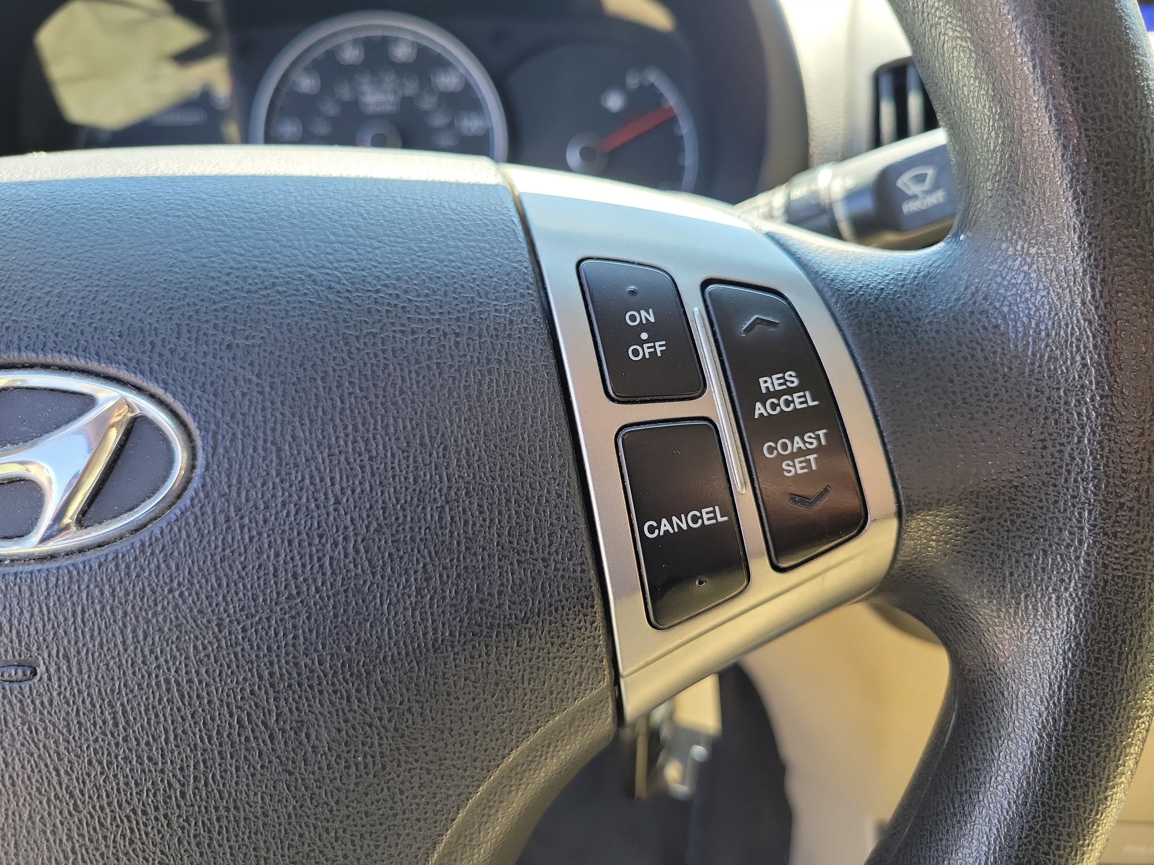 Used 2010 Hyundai Elantra GLS FWD image 25