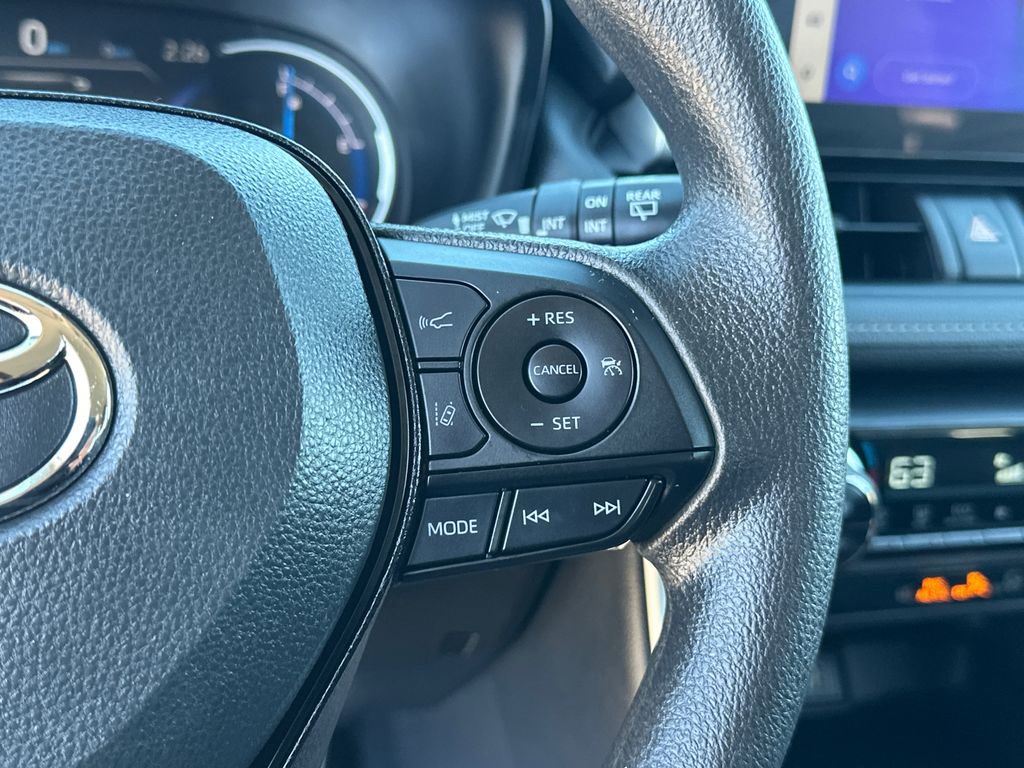 Used 2025 Toyota RAV4 XLE image 22