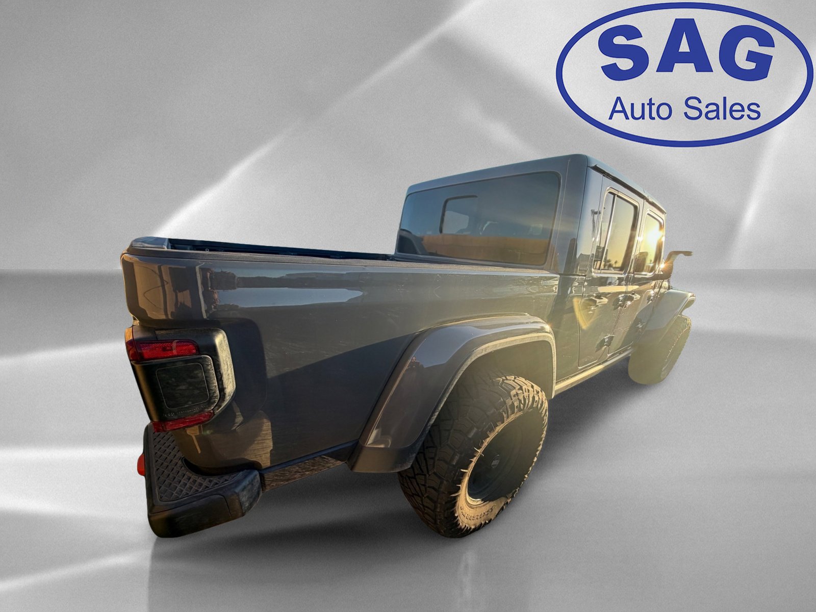 Used 2020 Jeep Gladiator Mojave AWD/4WD image 3