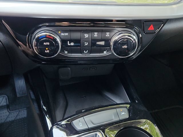 New 2026 Chevrolet Trax LT w/ Sunroof Package FWD image 28