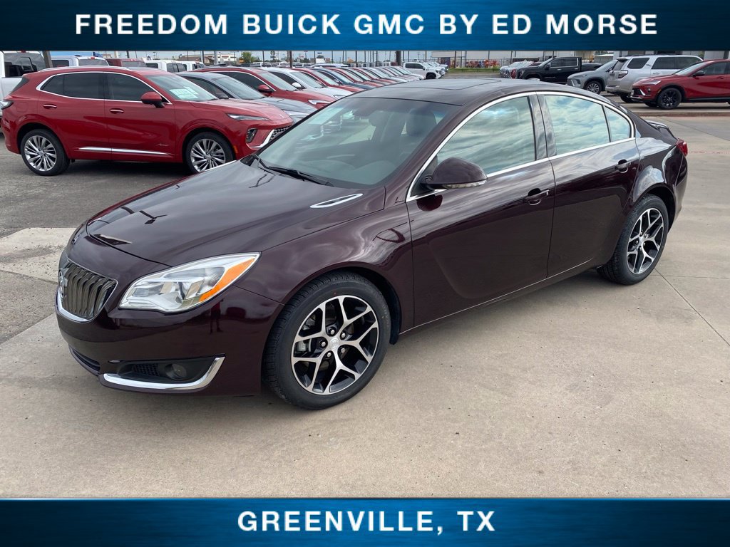 Used 2017 Buick Regal Sport Touring FWD image 1