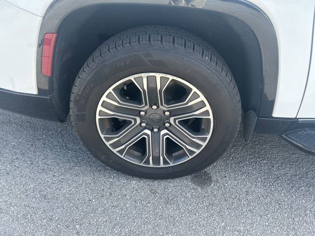 Used 2024 Jeep Wagoneer L Series II w/ Flexible Seating Group image 9