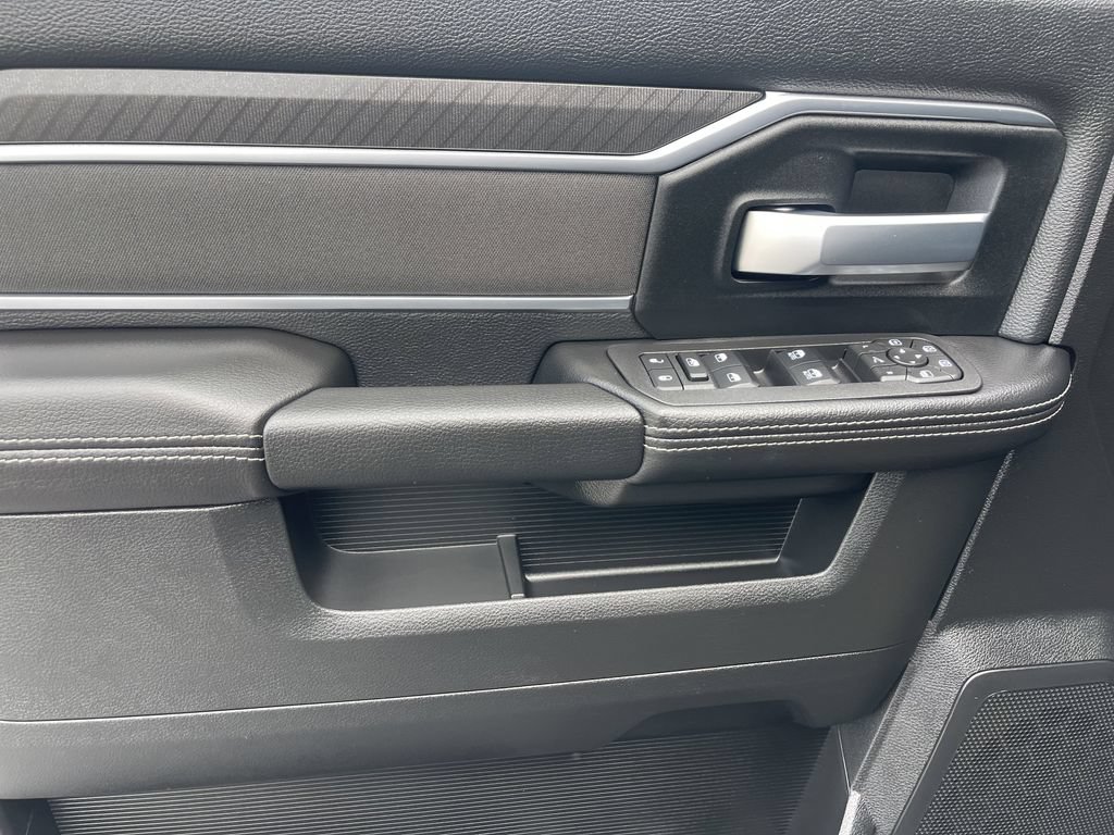 New 2026 RAM 2500 Big Horn AWD/4WD image 17