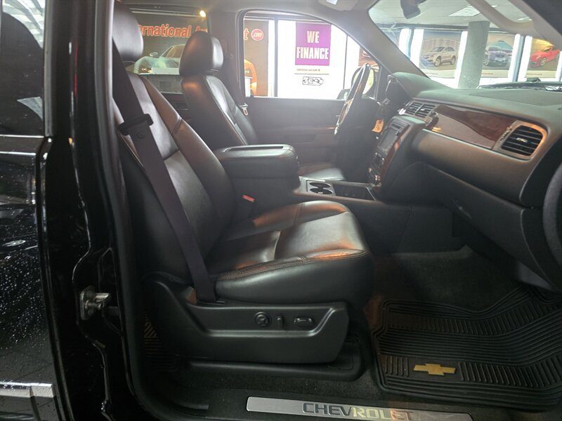 Used 2012 Chevrolet Suburban LTZ AWD/4WD image 16