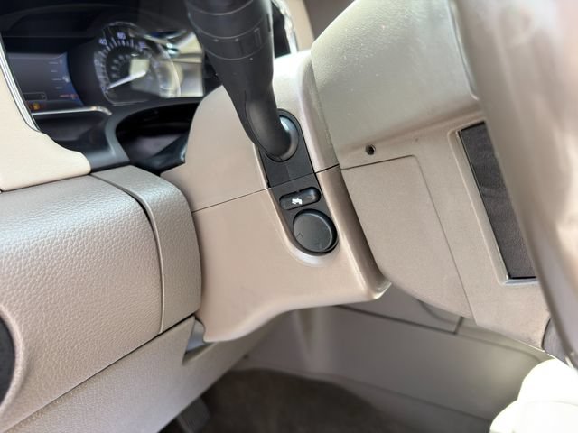 Used 2017 Lincoln Navigator Select AWD/4WD image 42