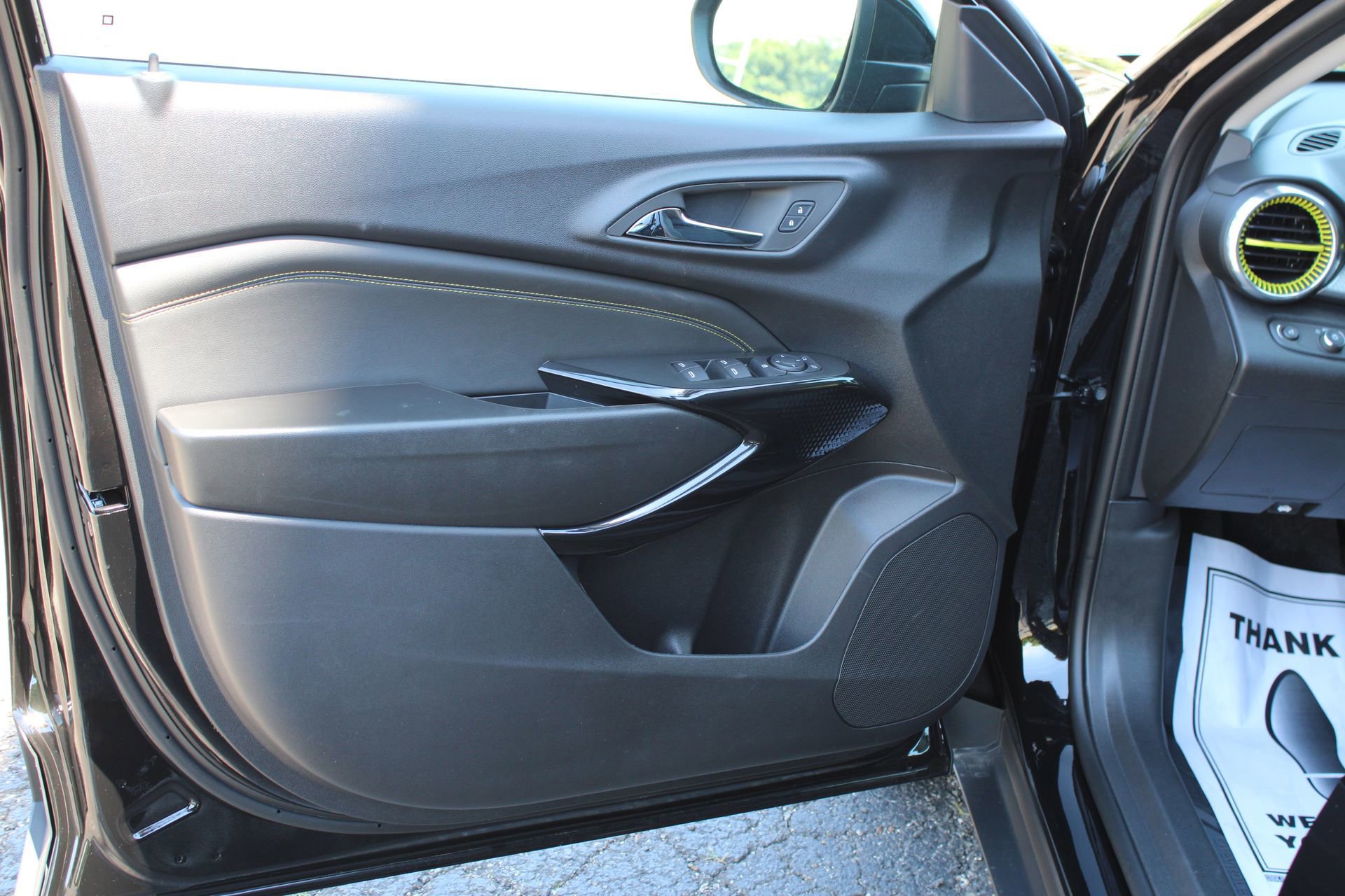 New 2026 Chevrolet Trax LT w/ Driver Confidence Package FWD image 12