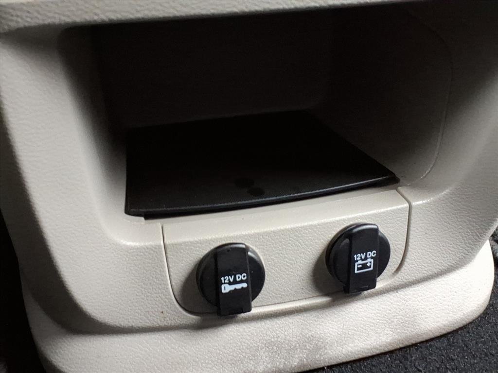 Used 2018 Dodge Grand Caravan SE w/ UConnect Hands-Free Group FWD image 31