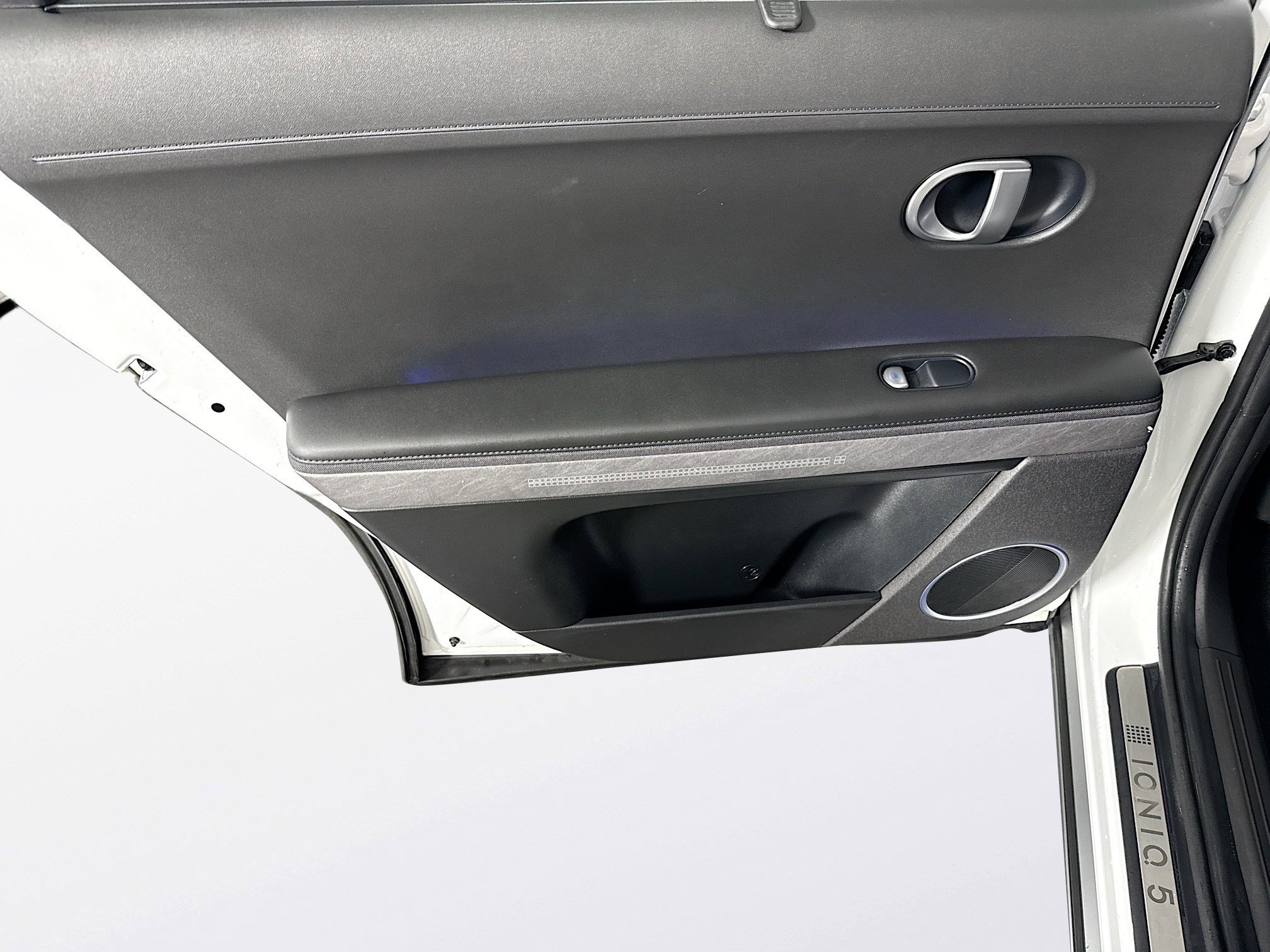 Used 2024 Hyundai Ioniq 5 Limited image 26