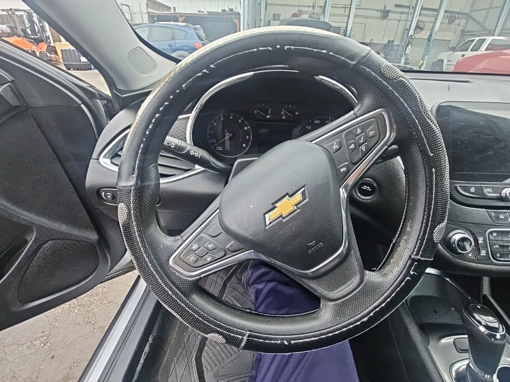 Used 2020 Chevrolet Malibu LT image 11