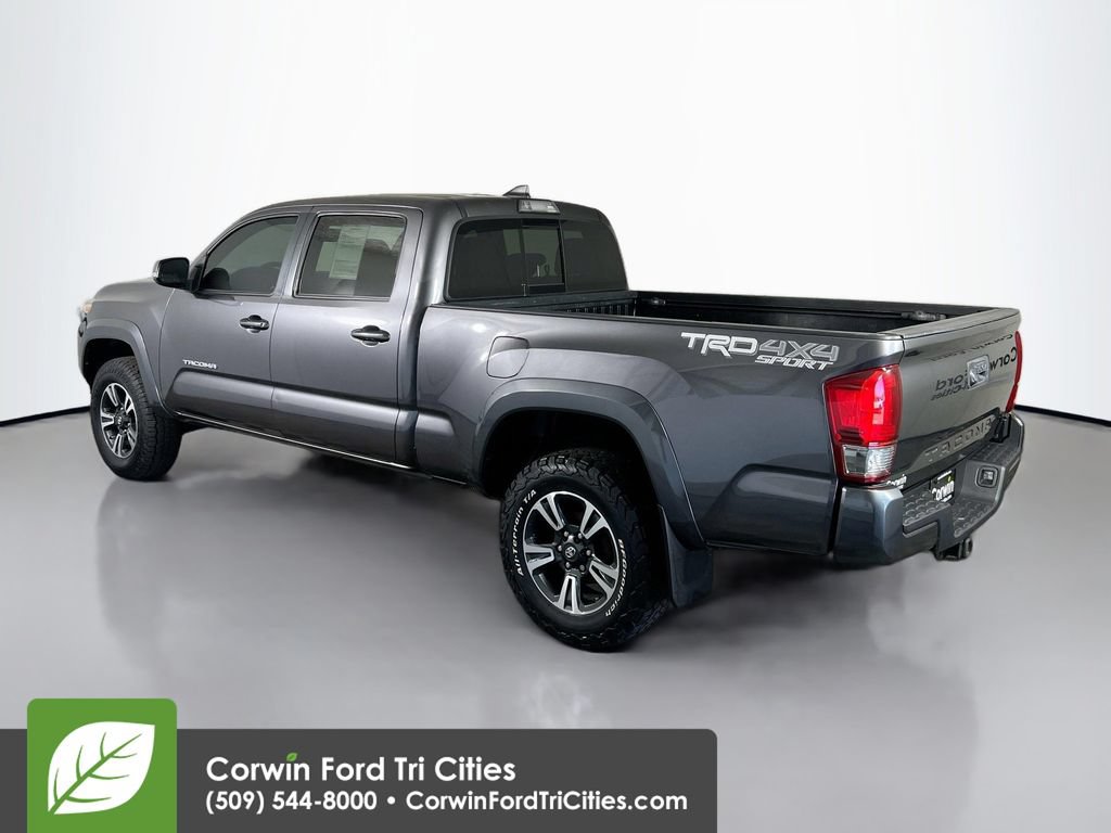 Used 2017 Toyota Tacoma TRD Off-Road AWD/4WD image 11