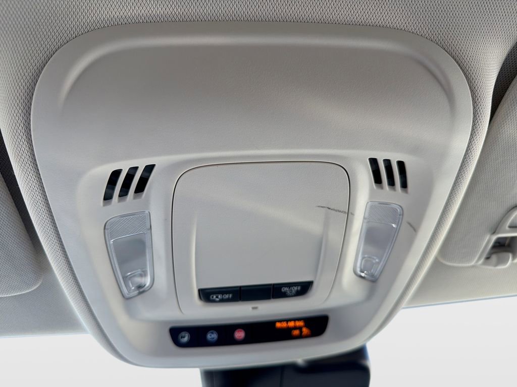 Used 2022 Buick Envision Essence w/ Safety Package AWD/4WD image 24