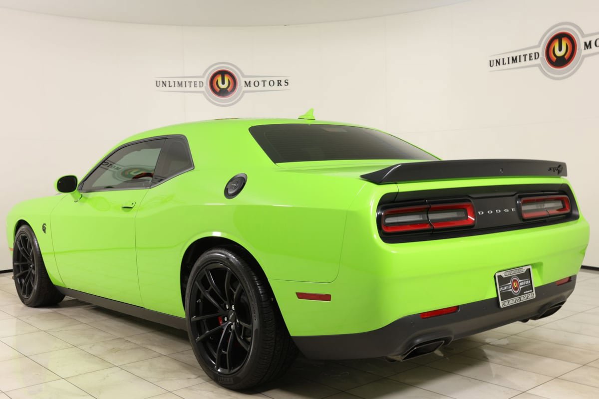 Used 2023 Dodge Challenger SRT Hellcat w/ Driver Convenience Group RWD image 4