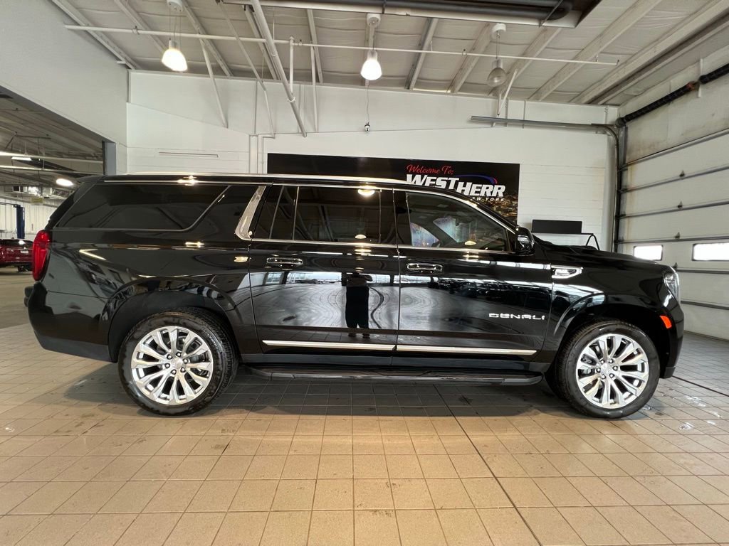 Used 2024 GMC Yukon XL Denali image 10