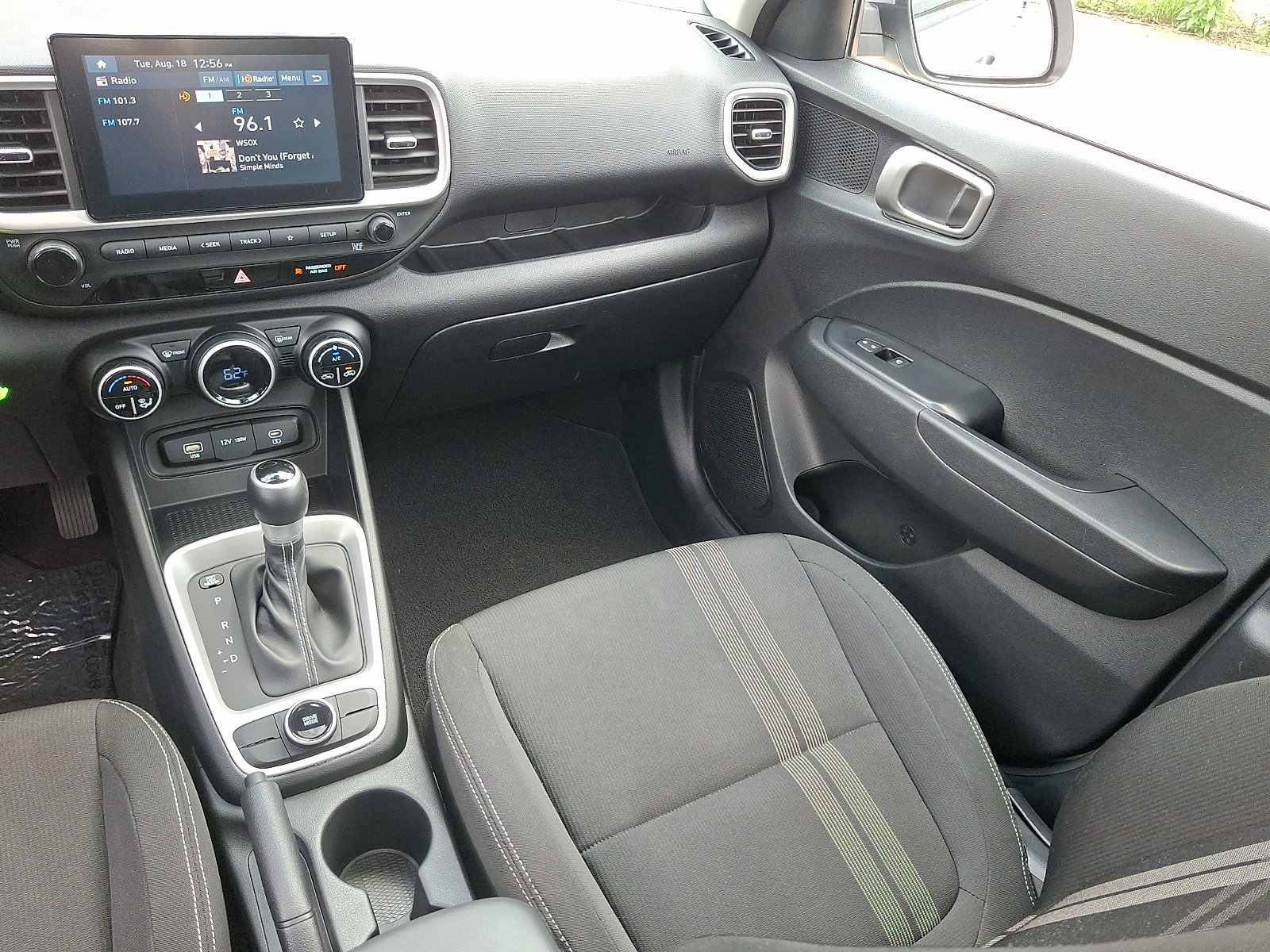 Certified 2023 Hyundai Venue SEL w/ Cargo Package FWD image 28