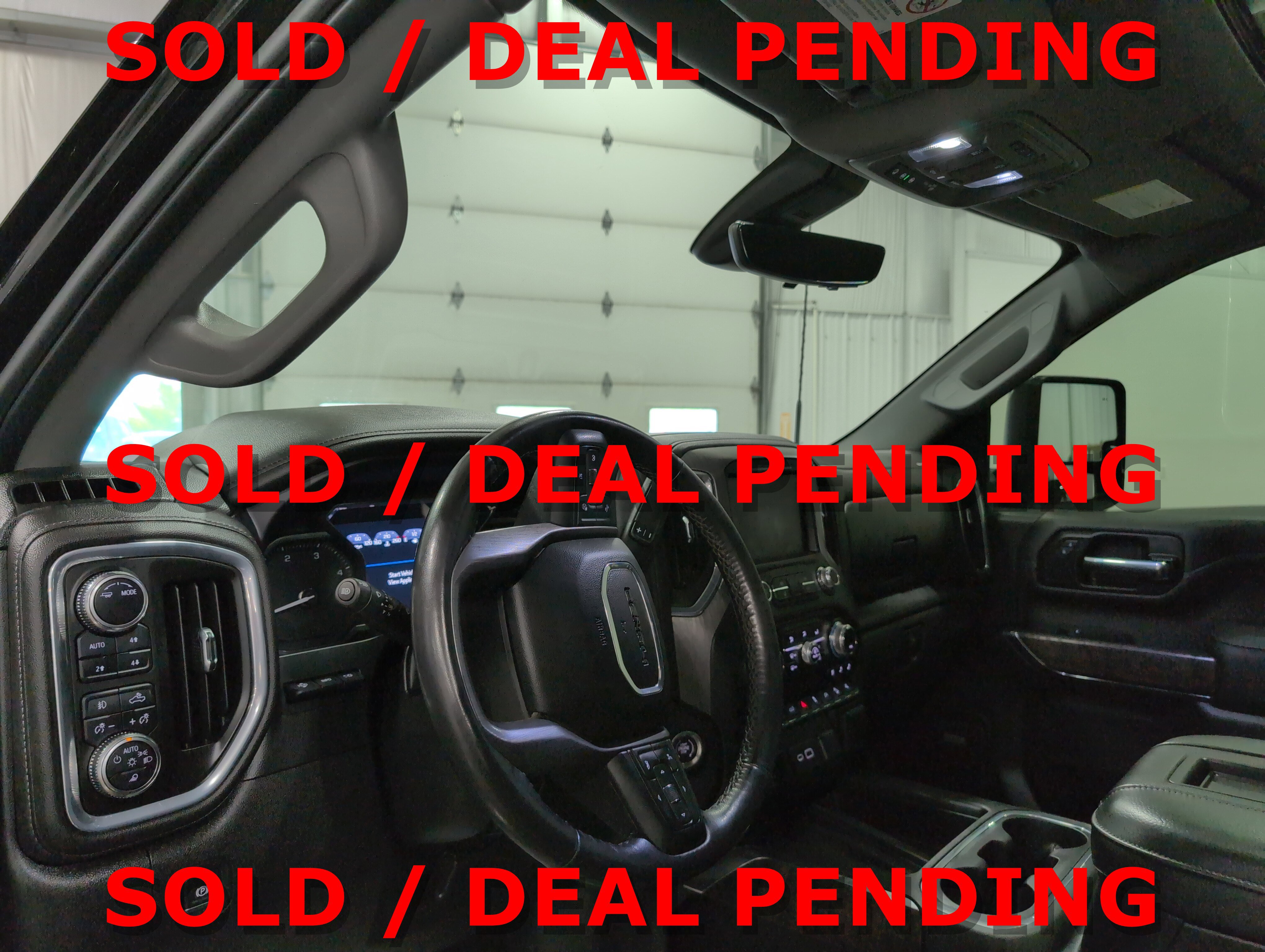 Used 2022 GMC Sierra 2500 Denali w/ Denali Black Diamond Edition AWD/4WD image 8