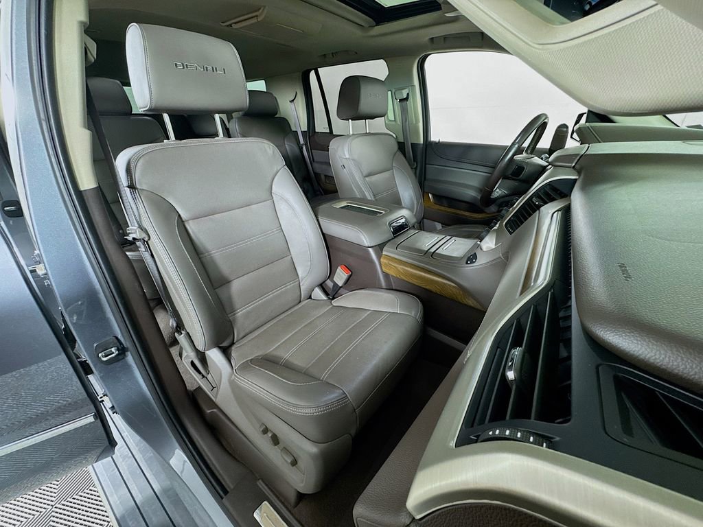 Used 2020 GMC Yukon Denali w/ Denali Ultimate Package image 31