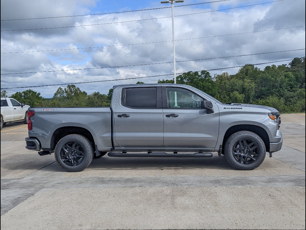 New 2026 Chevrolet Silverado 1500 Custom w/ Turbomax Blackout Package AWD/4WD image 6