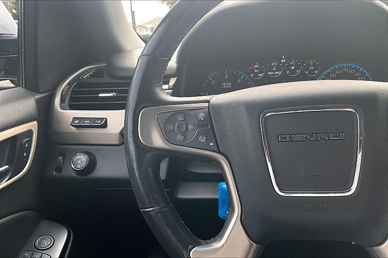 Used 2017 GMC Yukon XL Denali w/ Open Road Package RWD image 17