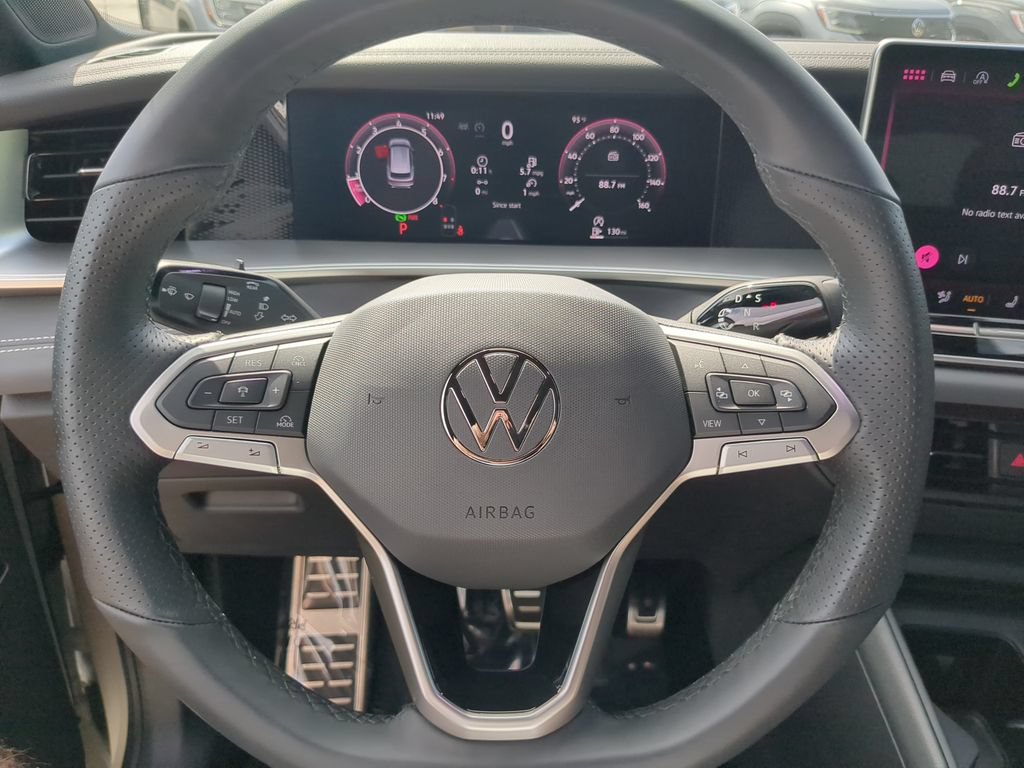 Certified 2026 Volkswagen Tiguan SE R-Line FWD image 30