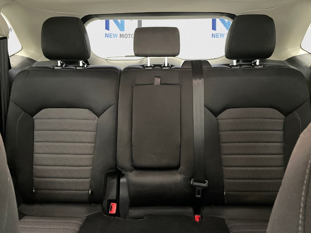 Used 2016 Ford Edge SE AWD/4WD image 13