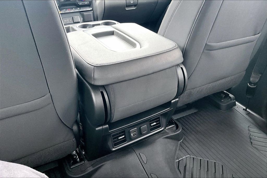 Used 2022 Chevrolet Silverado 1500 LT AWD/4WD image 14