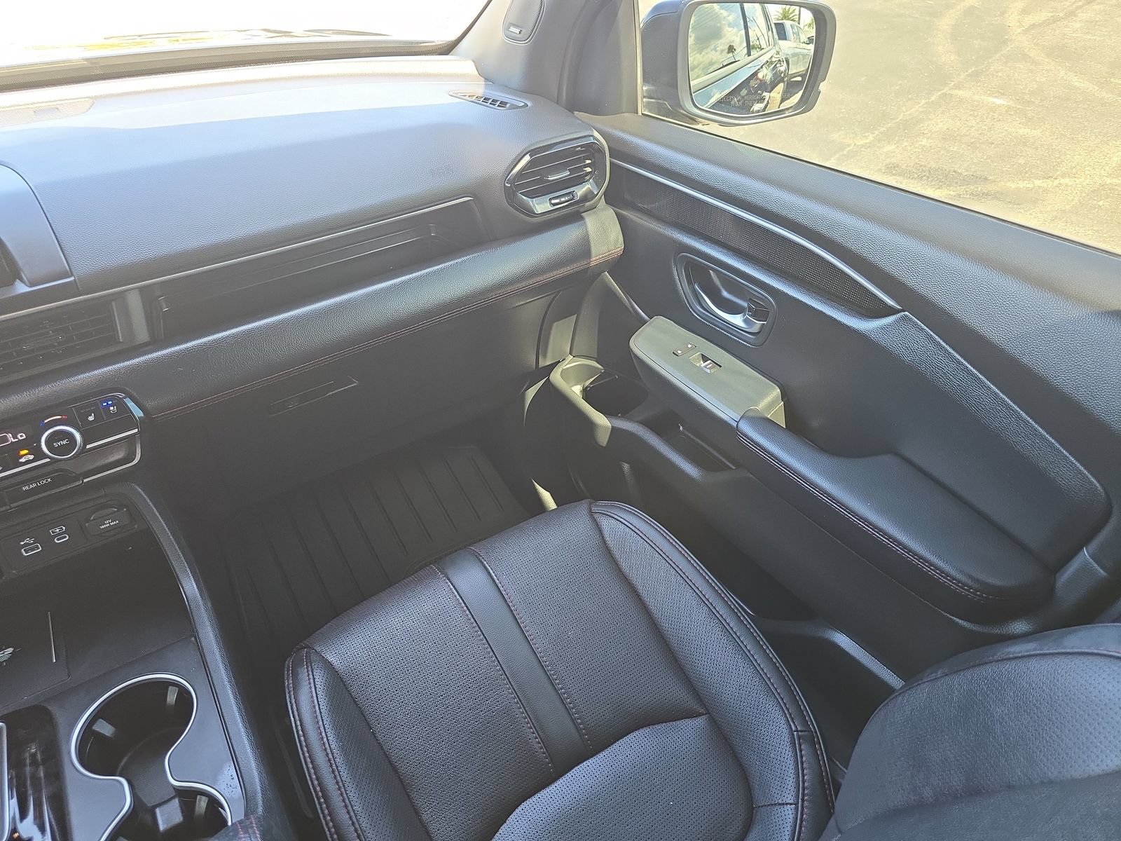 Used 2025 Honda Pilot Black Edition image 12