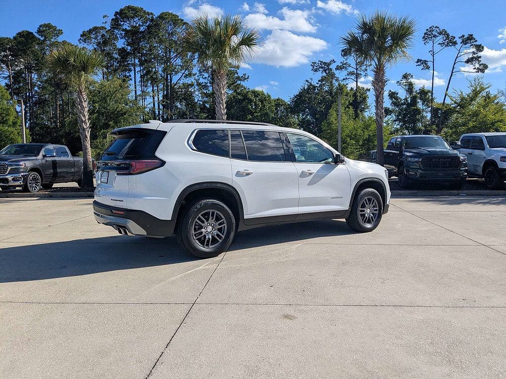 Used 2025 GMC Acadia Elevation FWD image 3