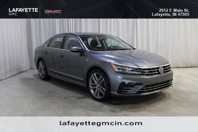Used 2017 Volkswagen Passat 1.8T R-Line image 1