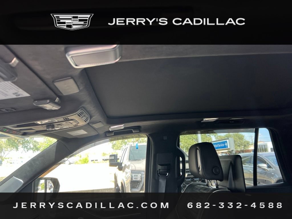 Used 2024 Cadillac Escalade Sport Platinum w/ LPO, ONYX Package AWD/4WD image 11