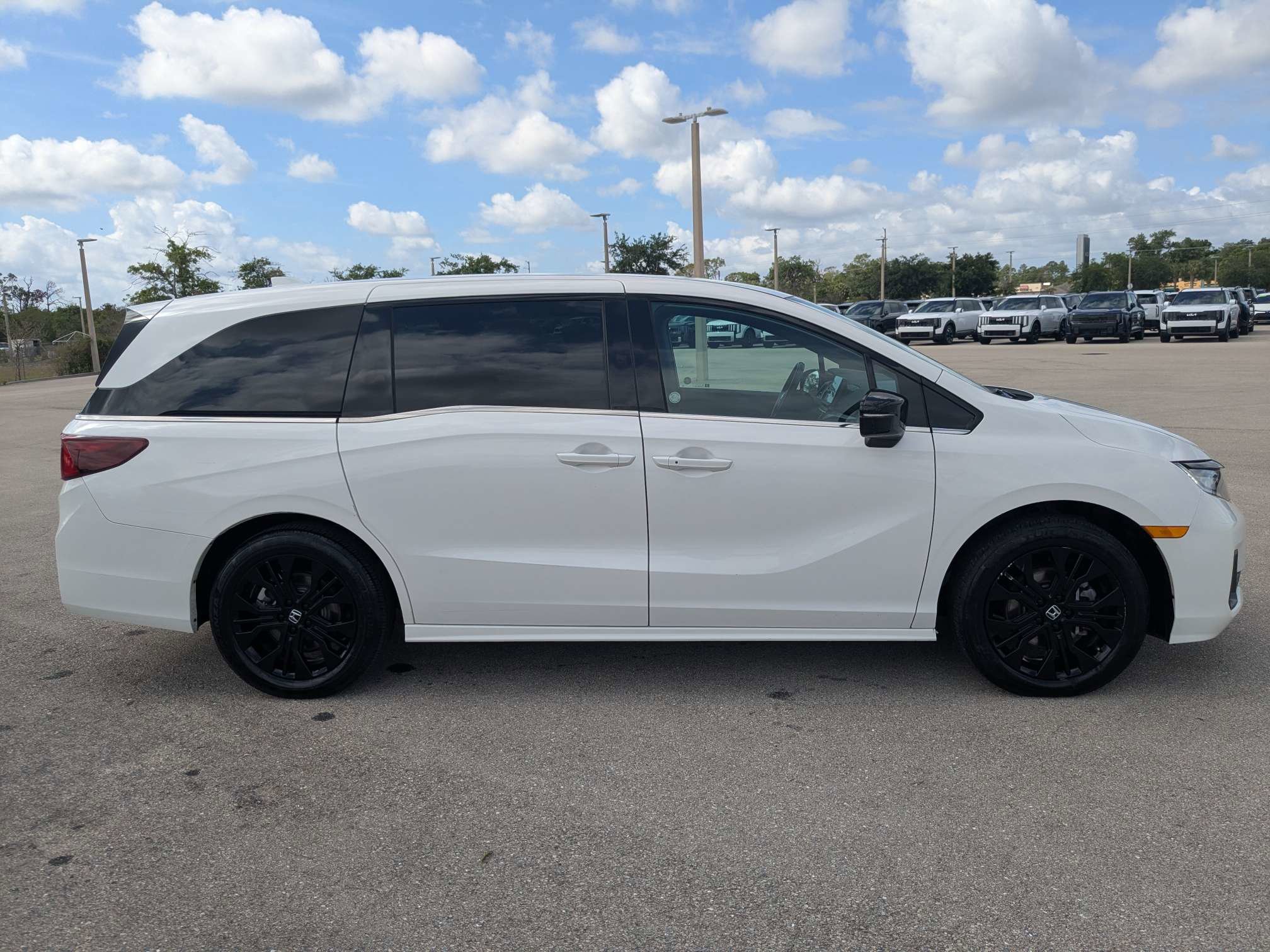 Used 2025 Honda Odyssey Sport-L image 4