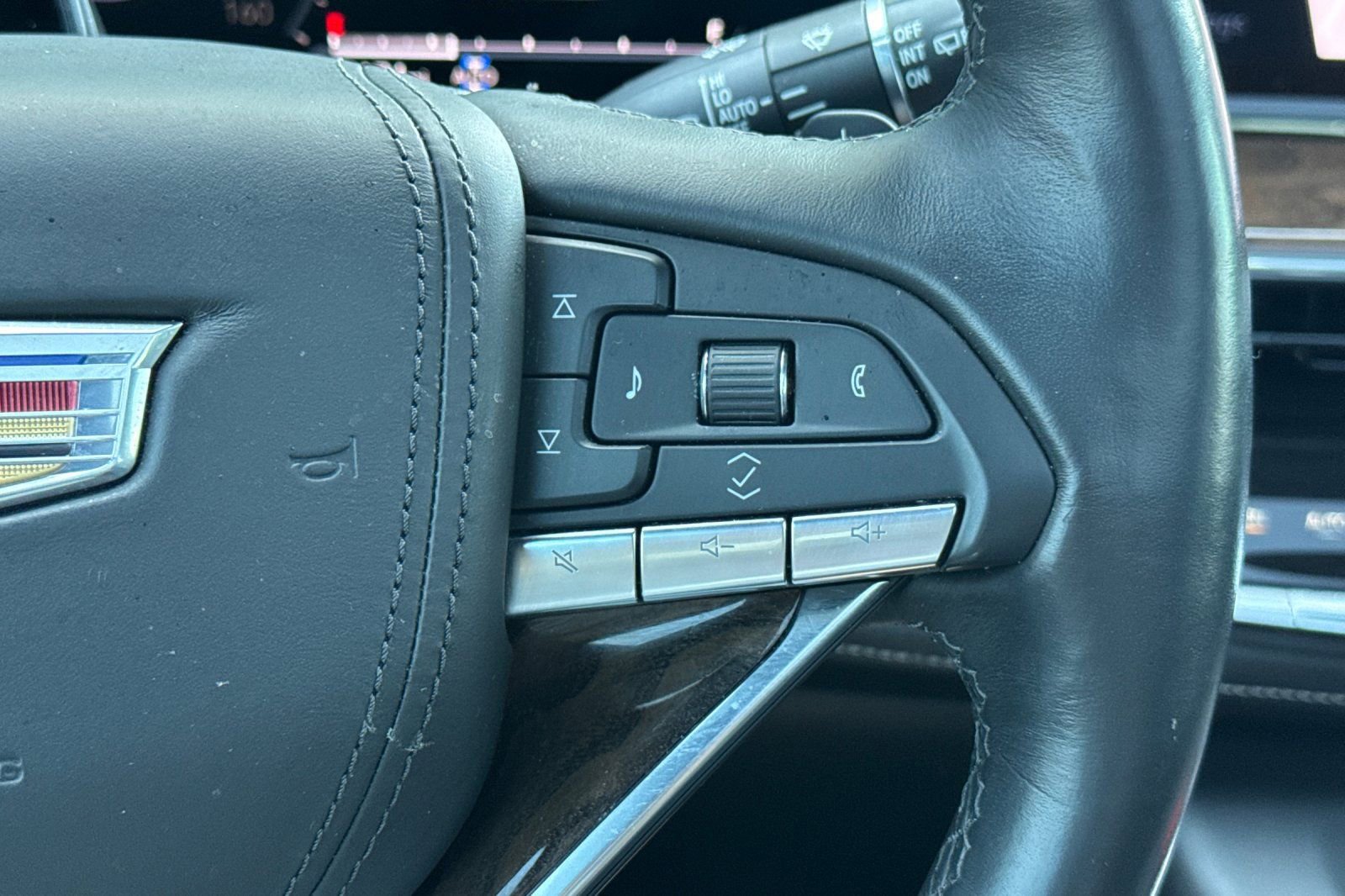 Used 2021 Cadillac Escalade ESV Sport Platinum w/ Heavy-Duty Trailer Package AWD/4WD image 39