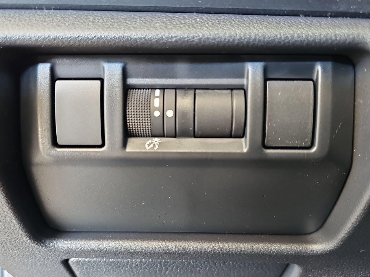 Certified 2025 Subaru Crosstrek 2.5i Limited w/ Crosstrek Mirror Package image 31