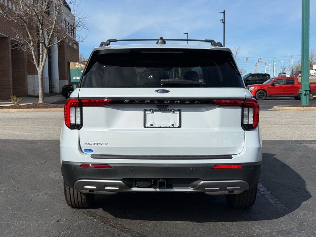 Used 2026 Ford Explorer Active w/ Active Comfort Package RWD image 5