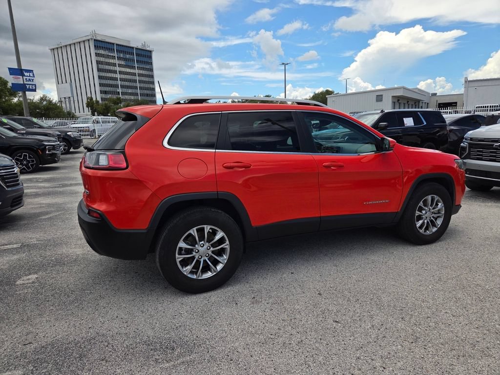 Used 2021 Jeep Cherokee Latitude Lux w/ Comfort/Convenience Group AWD/4WD image 15