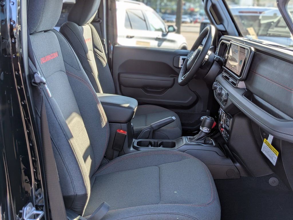 New 2026 Jeep Gladiator Rubicon w/ Steel Bumper Group AWD/4WD image 12