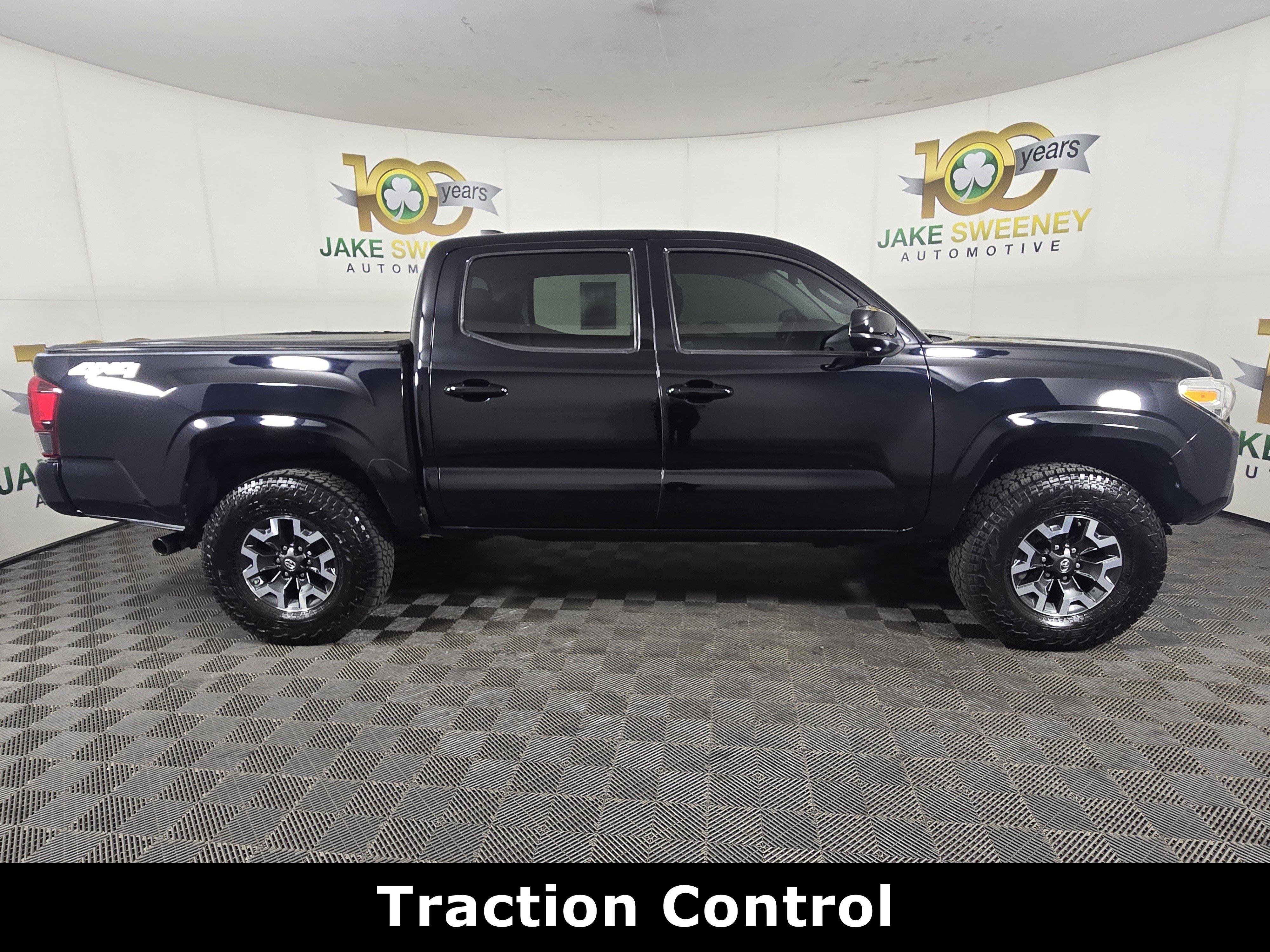 Used 2020 Toyota Tacoma SR AWD/4WD image 10