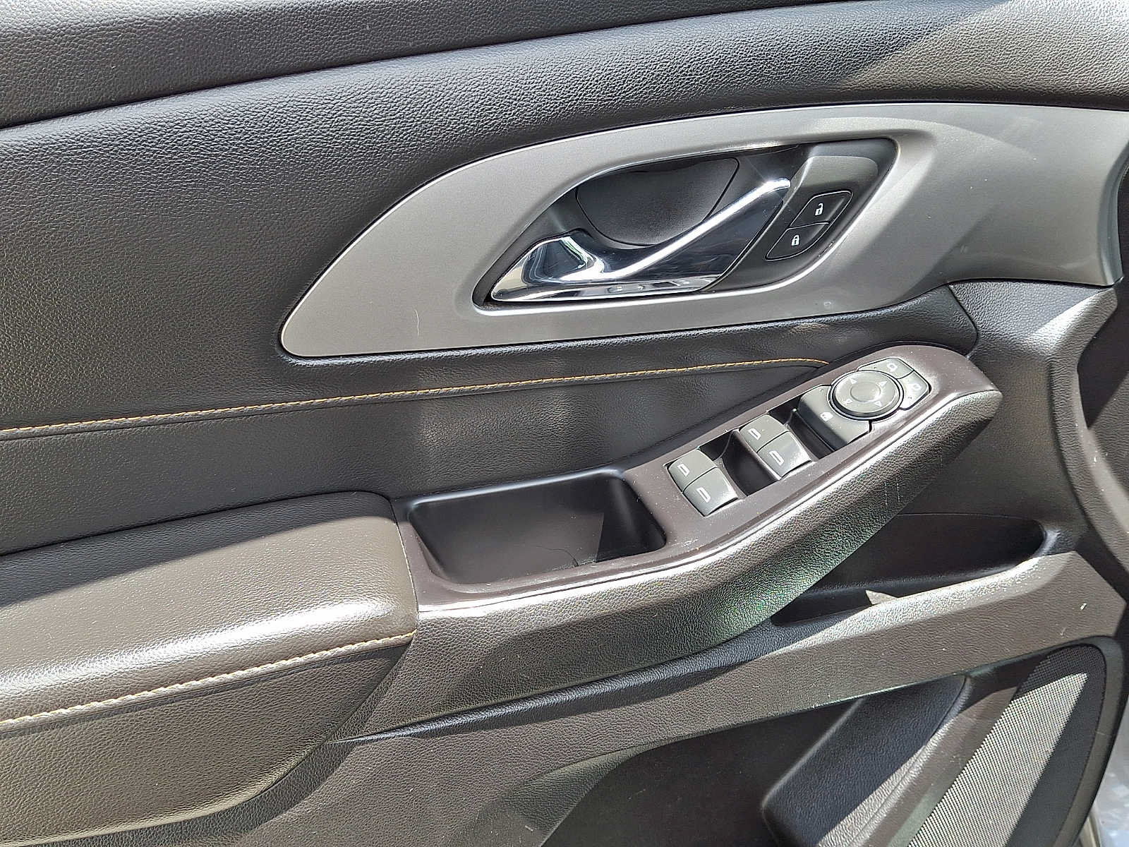 Used 2019 Chevrolet Traverse LS FWD image 13