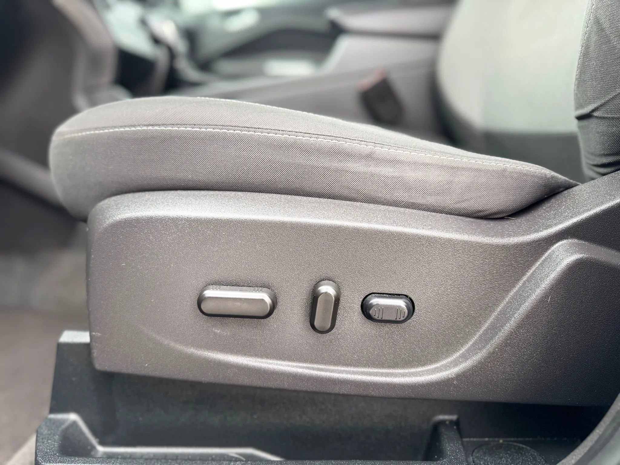 Used 2018 Ford Escape SE w/ SE Sync 3 Package image 27